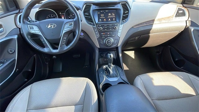 2017 Hyundai SANTA FE SE